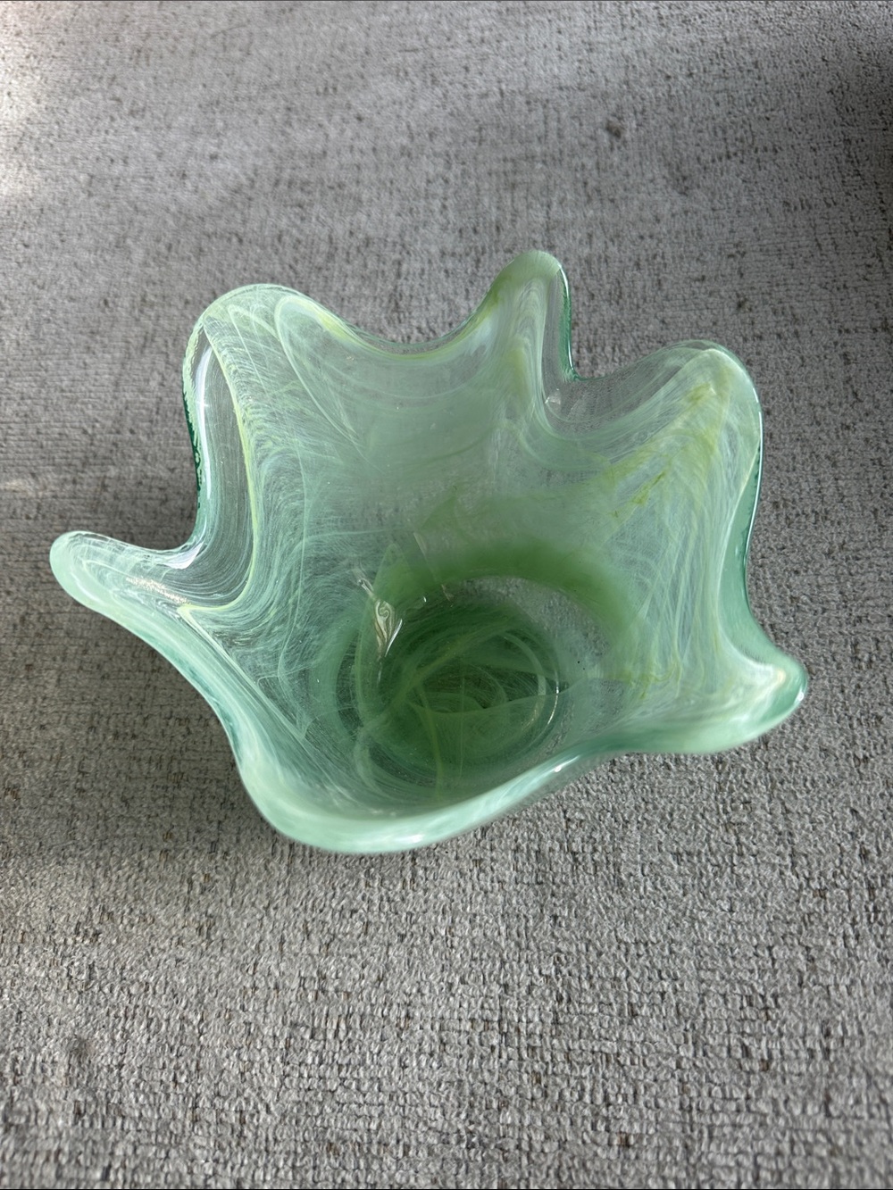 Mid Century Green Swirl Ruffled Art Glass Bowl/Vase